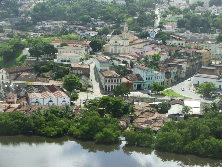 Uma imagem contendo água, ao ar livre, montanha, natureza

Descrição gerada automaticamente